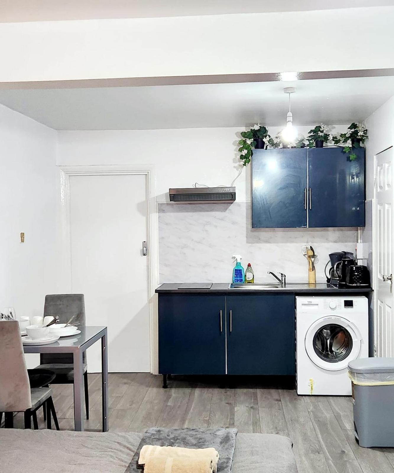 New Deluxe Studio Apt-2 لندن الغرفة الصورة